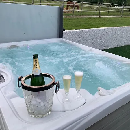 Domaine Du Cheval D Argent Frühstückspension Saiguede