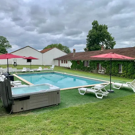 Domaine Du Cheval D Argent 3* Saiguede