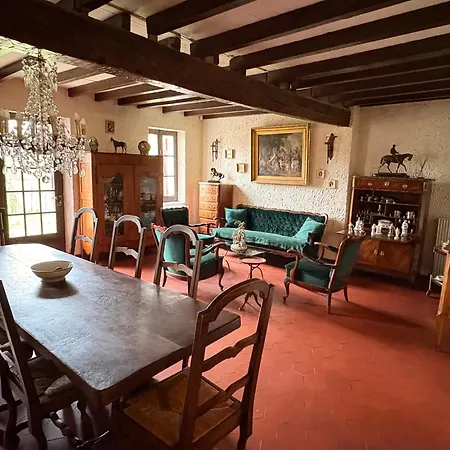 Domaine Du Cheval D Argent Bed & Breakfast Saiguede